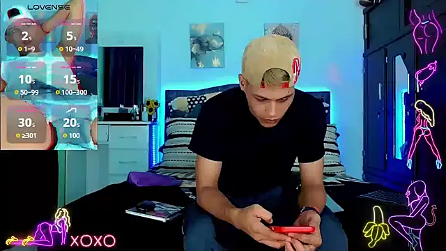 Liamscott  online show from October 2025 09:26:02 PM