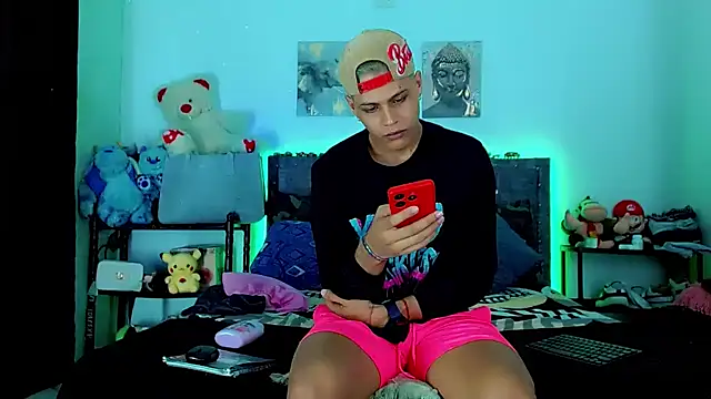 Liamscott  online show from March 2026 11:33:01 PM