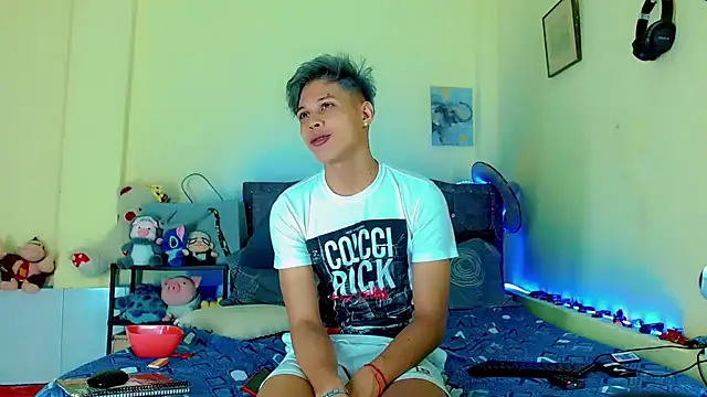 Liamscott  online show from March 2026 12:00:01 AM