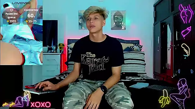 Liamscott  online show from October 2025 09:38:01 PM