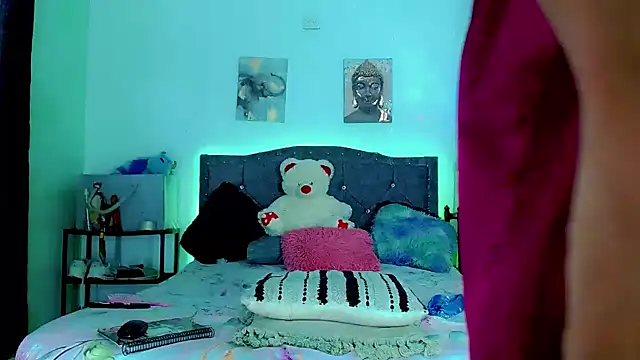 Liamscott  online show from December 2025 06:20:02 PM