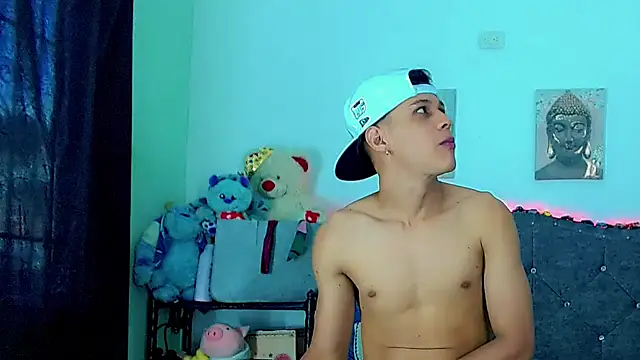 Liamscott  online show from February 2026 09:15:01 PM