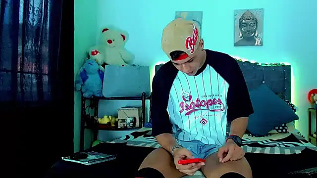 Liamscott  online show from March 2026 08:03:02 PM