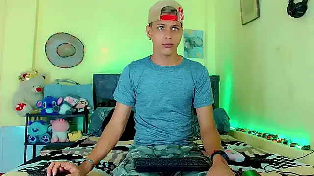 Liamscott  online show from March 2026 05:04:01 PM