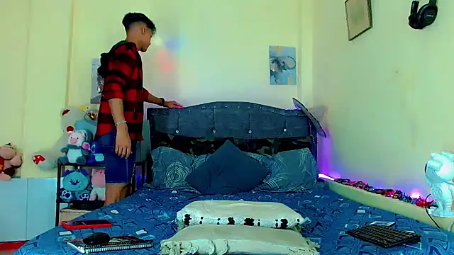 Liamscott  online show from March 2026 06:09:02 PM