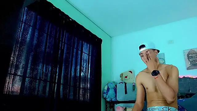 Liamscott  online show from February 2026 09:48:02 PM