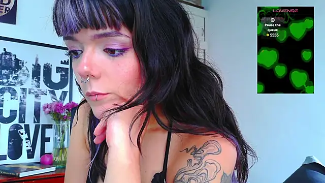 Snapshot of purple_em69 chatting on February 2025 04:35:02 PM purple em69 online show from February 2025 04:35:02 PM