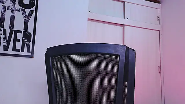 Snapshot of purple_em69 chatting on October 2025 04:00:01 AM purple em69 online show from October 2025 04:00:01 AM