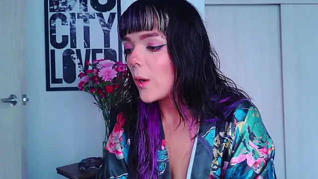 Snapshot of purple_em69 chatting on September 2025 08:08:02 PM purple em69 online show from September 2025 08:08:02 PM