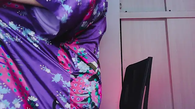 Snapshot of purple_em69 chatting on September 2025 07:36:01 AM purple em69 online show from September 2025 07:36:01 AM