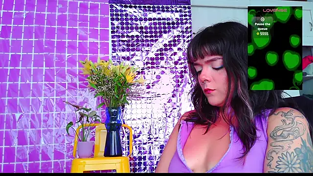 Snapshot of purple_em69 chatting on February 2025 06:23:01 PM purple em69 online show from February 2025 06:23:01 PM