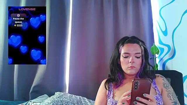 Snapshot of purple_em69 chatting on September 2025 08:41:02 PM purple em69 online show from September 2025 08:41:02 PM