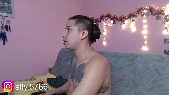 CoreAlejito online show from November 2025 08:24:02 PM