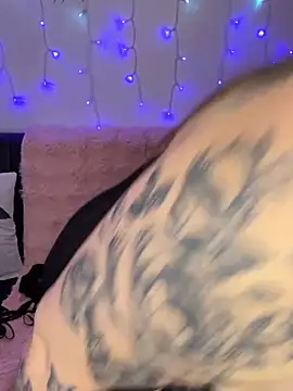 Snapshot of KikiBBW chatting on January 2025 03:10:01 PM KikiBBW online show from January 2025 03:10:01 PM