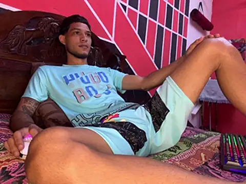 Snapshot of tanned_boy chatting on May 2026 01:55:02 PM tanned boy online show from May 2026 01:55:02 PM