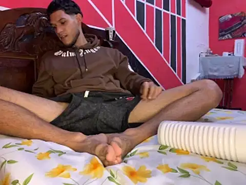 Snapshot of tanned_boy chatting on May 2026 11:04:01 AM tanned boy online show from May 2026 11:04:01 AM