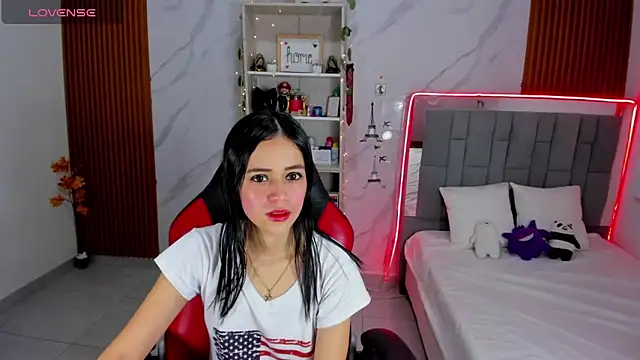 HannaSexyy online show from December 2025 02:01:02 AM