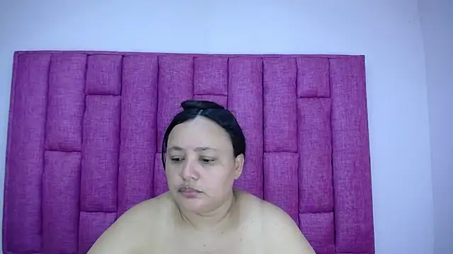 Snapshot of CrushOnMe_ chatting on October 2025 07:32:01 PM CrushOnMe online show from October 2025 07:32:01 PM