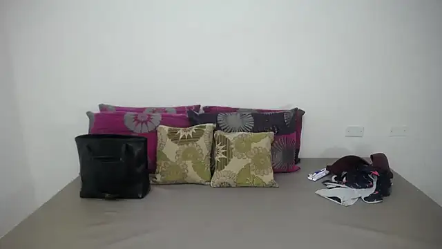 CrushOnMe  online show from June 2026 12:43:01 PM