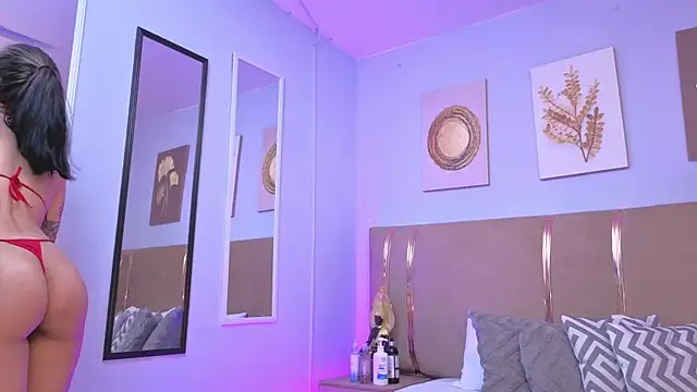 sarah cruzz  online show from April 2026 02:02:02 AM