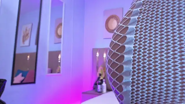 sarah cruzz  online show from November 2025 01:27:01 AM