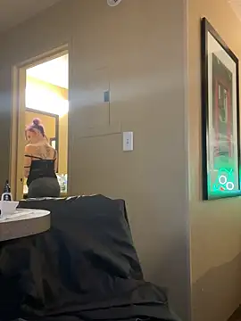 Snapshot of renegade_vyxxen chatting on January 2025 03:22:02 AM renegade vyxxen online show from January 2025 03:22:02 AM