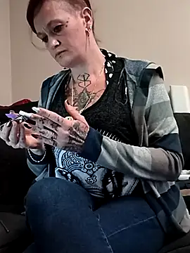 renegade vyxxen online show from December 2025 04:34:02 PM