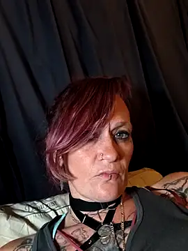 renegade vyxxen online show from March 2026 11:17:01 AM