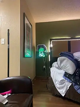 Snapshot of renegade_vyxxen chatting on January 2025 11:33:01 PM renegade vyxxen online show from January 2025 11:33:01 PM