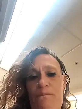 renegade vyxxen online show from April 2026 12:11:02 PM