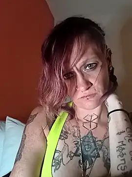 renegade vyxxen online show from March 2026 05:34:02 AM