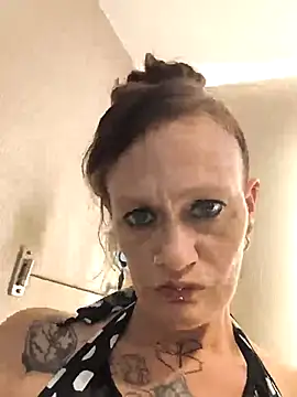 renegade vyxxen online show from March 2026 02:01:01 AM