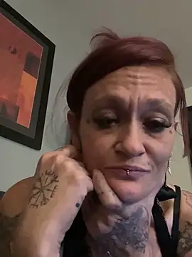 Snapshot of renegade_vyxxen chatting on February 2025 12:15:01 PM renegade vyxxen online show from February 2025 12:15:01 PM