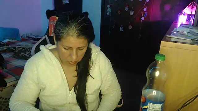 LucifernandaSw online show from April 2026 11:29:02 PM