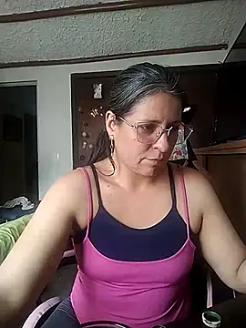 LucifernandaSw online show from April 2026 06:59:01 PM