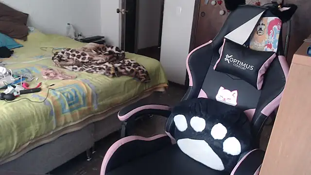 LucifernandaSw online show from May 2026 05:49:01 PM