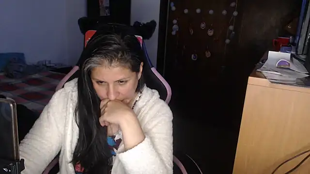 LucifernandaSw online show from April 2026 07:57:01 AM