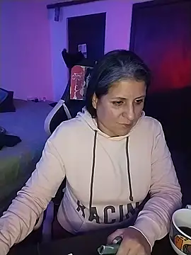 LucifernandaSw online show from May 2026 04:42:02 AM