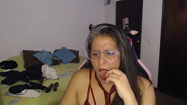 LucifernandaSw online show from May 2026 05:04:01 AM