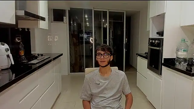 Snapshot of alejdrip chatting on September 2025 09:05:01 AM alejdrip online show from September 2025 09:05:01 AM