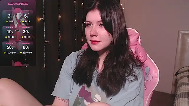 Snapshot of CutieTori chatting on December 2024 10:25:01 AM CutieTori online show from December 2024 10:25:01 AM