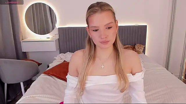 CassieRayss online show from October 2025 06:35:02 AM