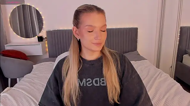 CassieRayss online show from January 2026 12:33:02 PM