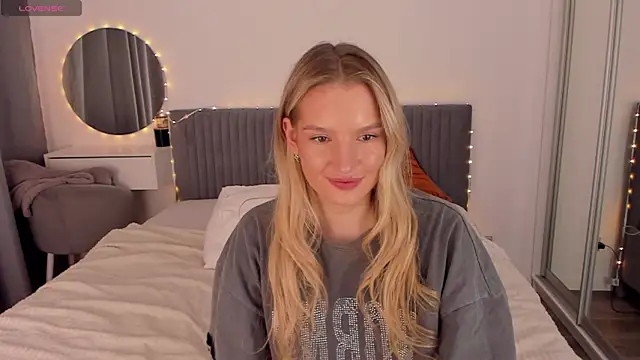 CassieRayss online show from April 2026 01:15:01 PM