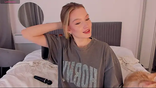 CassieRayss online show from November 2025 01:15:01 PM