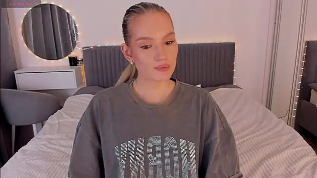 CassieRayss online show from January 2026 04:21:02 PM