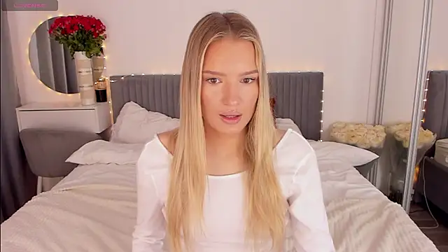 CassieRayss online show from March 2026 12:15:01 PM