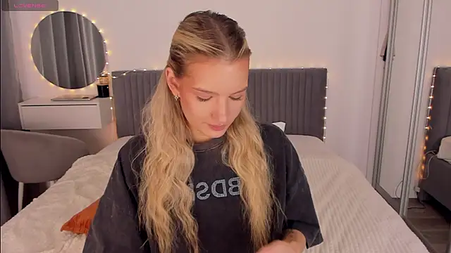 CassieRayss online show from April 2026 10:21:02 AM