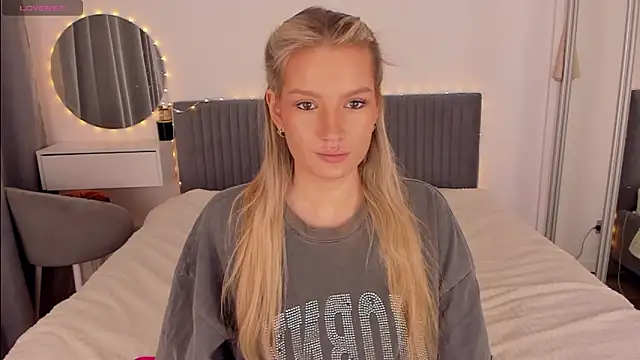 CassieRayss online show from February 2026 11:23:01 AM