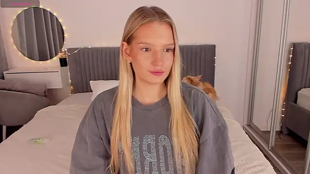 CassieRayss online show from April 2026 11:14:02 AM